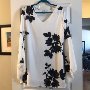 Floral Dress - Bell sleeve and back cutout